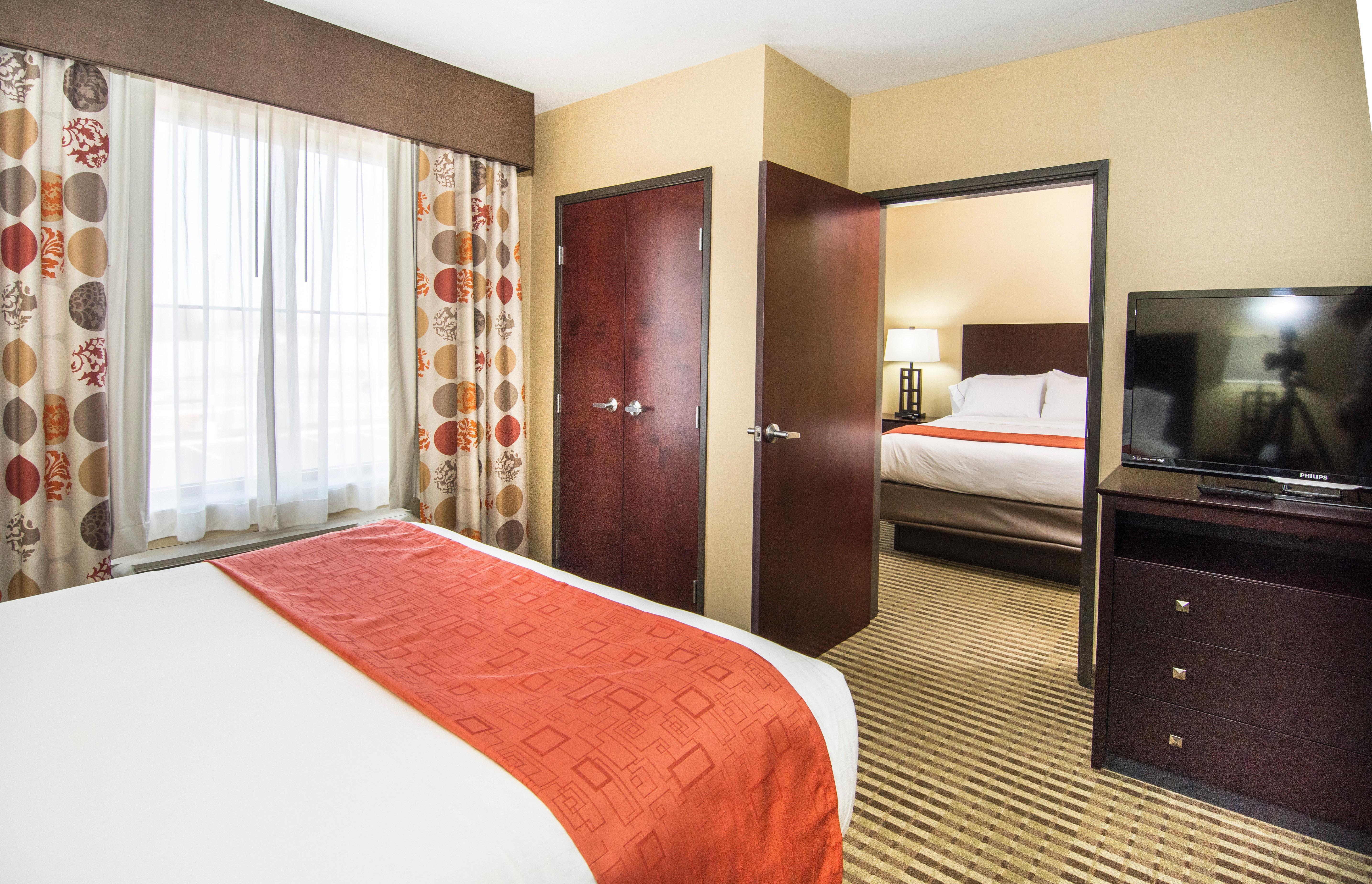 Holiday Inn Express & Suites Elkton - University Area, An Ihg Hotel מראה חיצוני תמונה